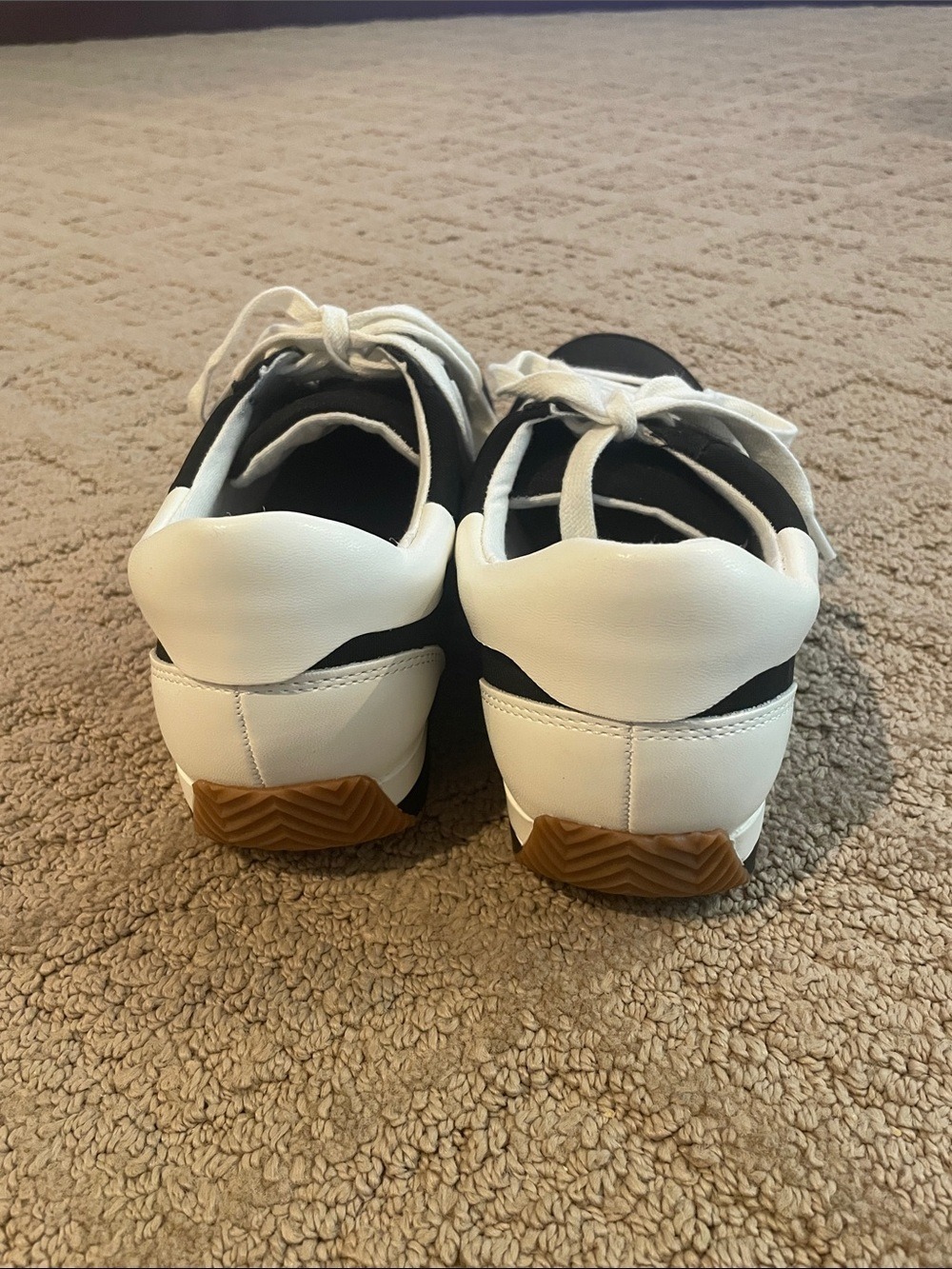 Loft Black and White Retro Lace-Up Sneakers - Picture 2 of 6